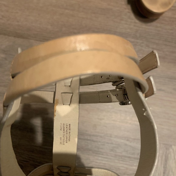 Michael Kors Neutral Leather Elegant Tan Strappy Heels Size 7.5 Platform - Picture 9 of 9